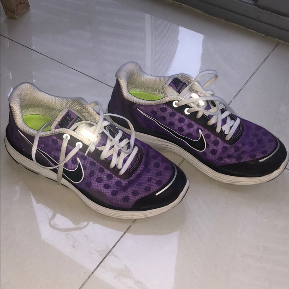 Nike Purple and Black Women's Athletic Shoes